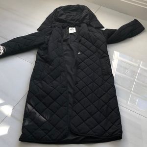 Long light puffer jacket with buttons